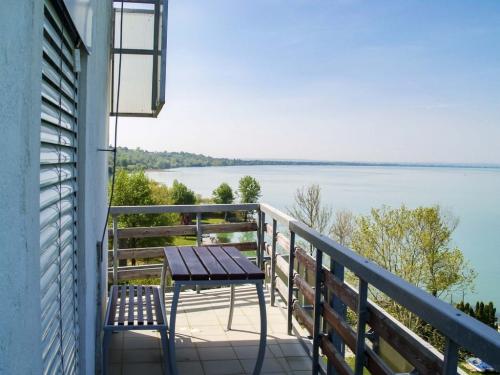 Panorama lumineux de l'hôtel Balaton depuis la chambre